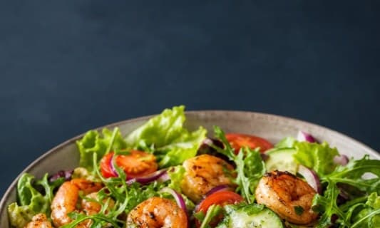 Mediterraner Garnelen-Salat